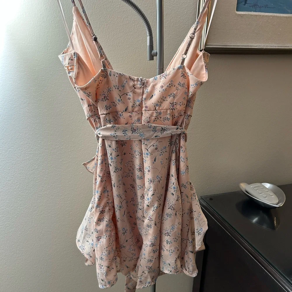 Floral Pink Ruffle Romper - Picture 4 of 8